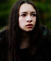 Probably a very popular opinion here but i think newborn/non veggie red  eyes are more pretty than veggie golden ones it's like they look almost  like something poetic (newborn vampire Andrew Garfield hell yeah) :  r/twilight