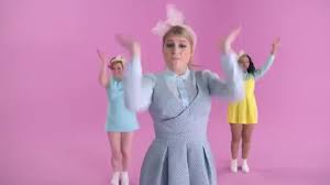 Meghan trainor title all about that bass. Meghan Trainor All About That Bass Video
