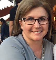 Meet Julia San Roman-Naughton: Fine Art Professional