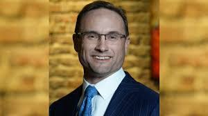 Derek Gilliland's Instagram, Twitter & Facebook