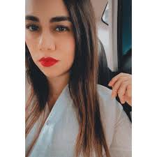 Sólo quiero que nos cuidemos, que hagamos todo lo posible por hacernos  sonreír, que vayamos de la mano de pueblito en pueblito, de domingo en  domingo, de suspiro en suspiro. Y si