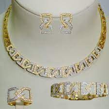 صور اطقم ذهب 2021 مجوهرات 2021 اكسسوارات فخمه img 1482284078 382 j in 2021 engagement jewelry jewelry diamond bracelet