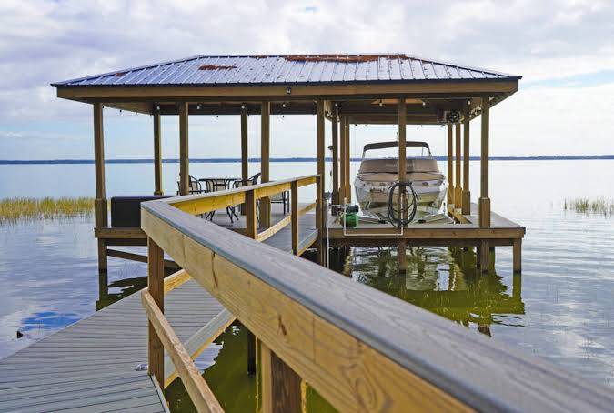 What to Look for When Searching for Dock Builders Near Me