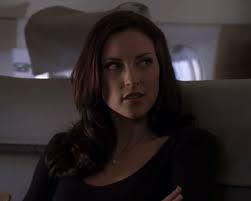 robin 🌻 (@_peculiartea_)