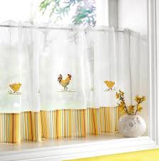 Rideaux De Cuisine En Blanc Et Jaune Brodes De Motifs Divers Rideaux Cuisine Rideaux Rideaux Faits Maison