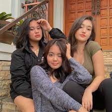 Simak video berikut untuk mengetahui cerita hubungan ranty maria dan mischa. Ranty Maria Aprily Kariso Startseite Facebook