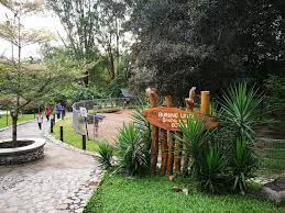 Saya sudah bercadang untuk ke sana sejak membuat perjalanan bermotosikal dari gua musang ke tasik kenyir bersama seorang sahabat penghujung september 2012. 30 Tempat Menarik Di Kuantan Pahang Terbaru 2021 Destinasi Terbaik