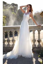 Chi l'ha detto che l'abito debba essere necessariamente ricco, voluminoso, principesco e fastoso? Abiti Da Sposa Delsa Cerimonie It