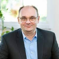 Erik Brautigam's Instagram, Twitter & Facebook