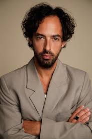 Swan L'haoua Comédien