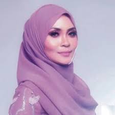 Menelaah liriknya lagu ini sangat sendu dan mengusung pesan sosial kemanusiaan bahwa perang tidak pernah membawa dampak yang baik. Lirik Lagu Sejuta Maaf Achik Spin