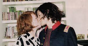 Grouplove Christian Zucconi And Hannah Hooper Christian Rock People Nirvana Songs