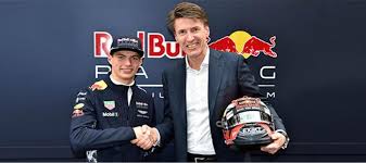 Want hoe lief en aardig de nederlander ook is, eenmaal in de auto is het een killer en een veelvraat. Max Verstappen And Exact Prolong Their Partnership Exact