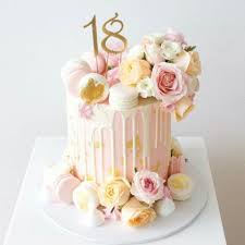 Gorgeous Pink Pastel Cake With Roses And Macarons This Would Be Perfect For A Bridal Shower Or Wedding Pastel Cakes 18th Cake Macaron Cake