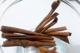 Yaitu dalam bentuk bubuk , bentuk stick atau batangan dan dalam bentuk olahan berupa minyak. Hampir Seluruh Kayu Manis Yang Beredar Di Dunia Berasal Dari Indonesia Lihat Fakta Kayu Manis Lainnya Yuk Semua Halaman Bobo