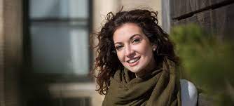 Kristin davis is the gorgeous brunette who portrayed charlotte york in the romantic sitcom sex and the city. 34 Brilliant Facts About Brunettes Factretriever Com