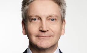 Stuart wilson lewis, born in 1965, became a member of our management board on june 1, 2012. Stuart Lewis Deutsche S Survivor Confronts Covid 19 Risk Net