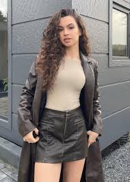 Su Burcu Yazgi Coskun - Free pics, galleries & more at Babepedia