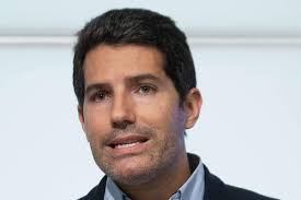 El mítico Petri de TV3 llama 'especie invasora' a un diputado del PP