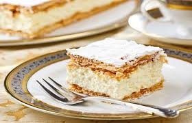 Le Kremowska Ou Gateau A La Creme Ou Millefeuille Polonais Est Un Gateau Compose De Deux Couches De Pate Feui Recette Facile Creme Pour Gateau Recette Entremet