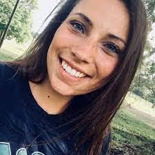 Jessica Tumbleson's Instagram, Twitter & Facebook