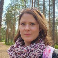 Barbara Wharton's Instagram, Twitter & Facebook