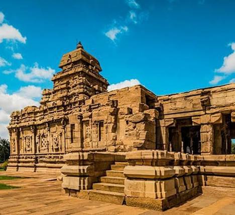 Depiction outside Mallikarjuna Temple, Pattadakkal group of temples. If anyone is aware of, please let me know the depiction Mallikarjuna Temple is another grand temple in Pattadakal situated just beside Virupaksha Temple