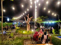 Buat kamu yang ingin berwisata di lembang bandung, berikut ini rekomendasi 25 tempat wisata di lembang paling favorit dan bisa kamu kunjungi. Lokasi Dan Harga Menu Cafe Singgah Sawah Balongbendo Sidoarjo Travel And Word
