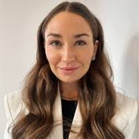 Amanda Hallberg's Instagram, Twitter & Facebook