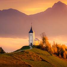Eslovenia es un fenómeno natural que comprende cuatro regiones principales. Jamnik La Iglesia Mas Fotografiada De Eslovenia Ekorna