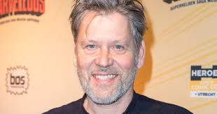 Erik van der Hoff (56) binnen jaar vader én opa: 'Vallen voor een jongere  vrouw was niet mijn wens'