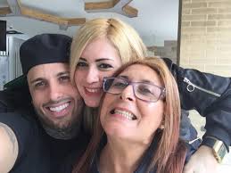 23,569,496 likes · 64,258 talking about this. Su Gran Apoyo Madre De Nicky Jam Evidencia En Redes El Parecido Que Tiene Con El Reguetonero Redes Sociales Pagina 7