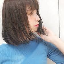 新宿 内田航 柔らかストレートとミディアムボブさんのスナップ オフィス ナチュラル デート ボブ ミディアムボブ 柔らかい縮毛矯正 抜け感バング ヘアスタイリング 縮毛矯正 ボブ ミディアムボブ