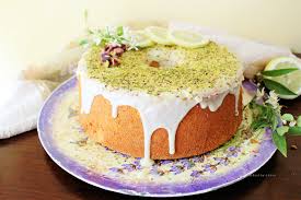 Aggiungendo del colorante liposolubile otterrete uno splendido glassaggio lucido colorato, molto di moda in questo periodo. Fluffosa Al Limone E Pistacchio Con Glassa Al Cioccolato Bianco Dolci Di Frolla