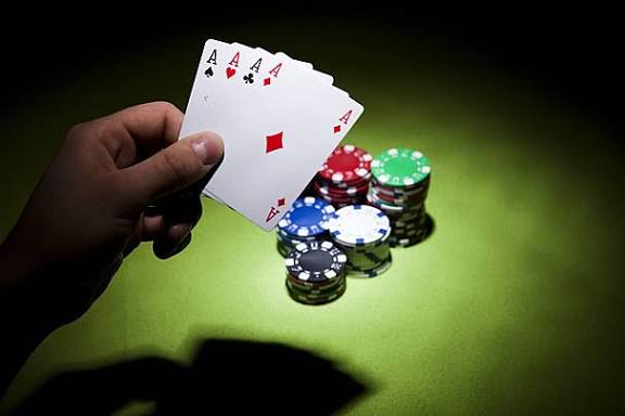 8,588+ Play Cards Pictures Photos, Pictures And Background Images For Free Download - Pngtree