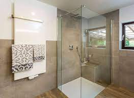 Die wohl gängigste verlegetechnik von fliesen ist der kreuzfugenverband. Hausbautipps24 Tipps Fur Heimwerker Fliesen Im Bad Verlegen