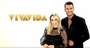 Apresentadora da sic faz figuras tristes em pleno direto. Helena Coelho Arrasada Apos Apresentar Vivavida A Solo