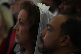 29 couples tie the knot