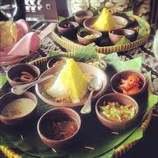 Nasi Tumpeng With Condiments