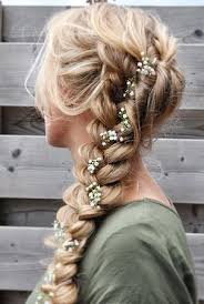 Knowing that some of you guys may feel confused about your hairstyles, we have compiled the top 15 cute party hairstyles for long hair. 25 Easy Party Hairstyles That Will Leave You Mesmerized