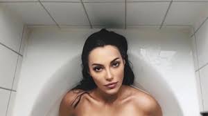 She studied at beykent university in the department of radio, television and cinema. Tuvana Turkay In Kuvet Pozu Sosyal Medyayi Salladi