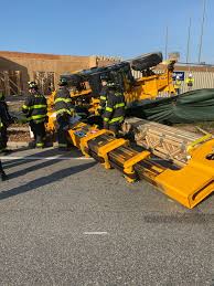 49 newport road (2,280.91 mi) new london, nh, nh 03257. No Injuries After Construction Crane Tips Over In New London News Wfsb Com