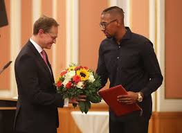 Jérôme boateng mounting shkodran mustafi after the latter's goal against ukraine. Bayern Germany On Twitter Jerome Boateng S Parents Prince And Martina Attending The Ceremony