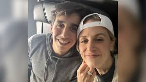 Man proposes to girlfriend while flying thousands of feet in the air