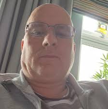 Any idea how to get oil out the road? Our car had an oil leak and we wanna  get it sorted, neighbours already moaning at us , not sure what products to