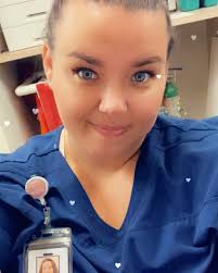 Elizabeth Simone (@lizsimone_) • Instagram photos and videos