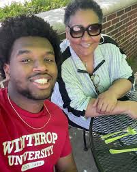 🦅 FUTURE EAGLE FRIDAY 🦅 Meet Cameron (with special guest appearance by  mom), business major! “I chose #Winthrop because it gave the small-town  feeling while also being near Charlotte, it has a
