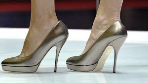 An de mariage cadeau cadeau anniversaire de mariage 10 ans cadeau 35 ans beau cadeau mariage bandeau mariage ballon helium mariage baisse des mariages en france bagues de mariages bague de mariage femme achat d'une maison avec contrat de mariage accessoires mariages accessoire. Quelle Est L Origine Des Talons Hauts Cnews