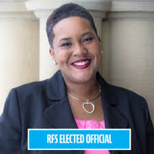 Sheena Barnes's Instagram, Twitter & Facebook