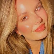 Katherine Cooke's Instagram, Twitter & Facebook